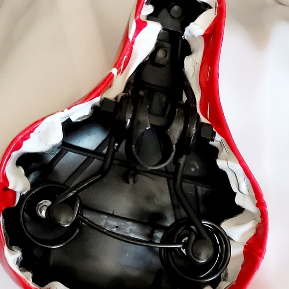 Brand new bike seats - Picture 4 of 8